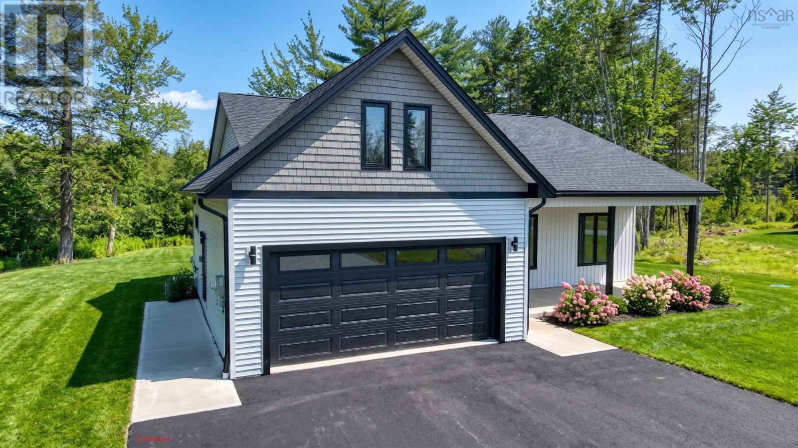 17 Soleil Crescent, Conquerall Mills, Nova Scotia  B4V 9H3 - Photo 4 - 202601261