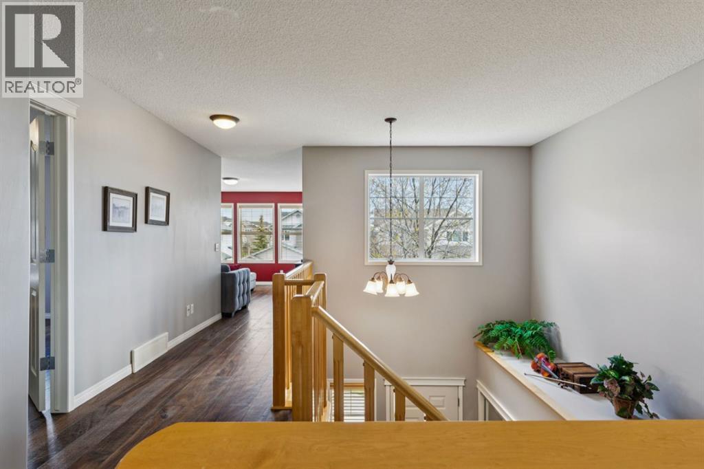 65 Cougarstone Terrace Sw, Calgary, Alberta  T3H 5A1 - Photo 15 - A2307925