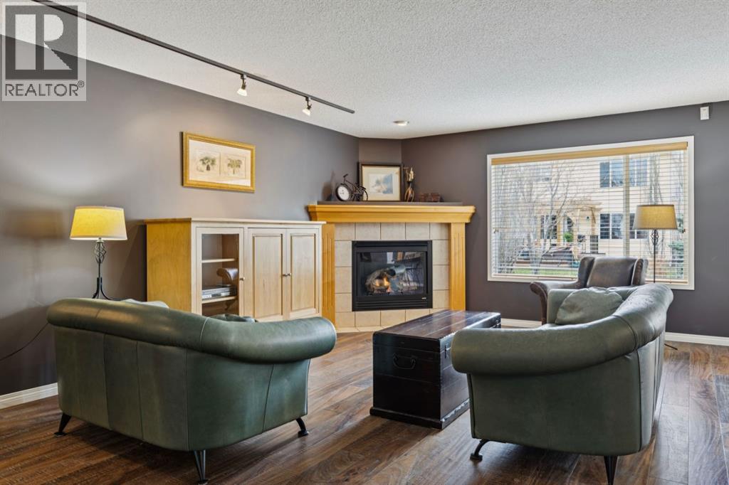 65 Cougarstone Terrace Sw, Calgary, Alberta  T3H 5A1 - Photo 3 - A2307925