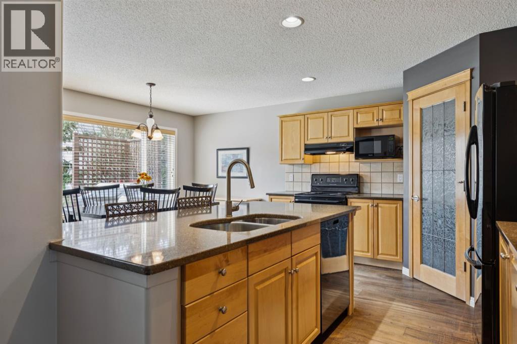 65 Cougarstone Terrace Sw, Calgary, Alberta  T3H 5A1 - Photo 7 - A2307925