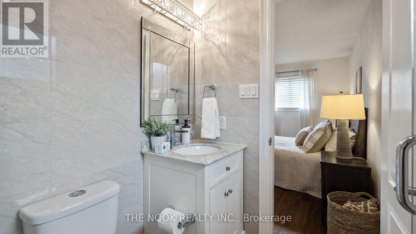 938 Wetherby Lane, Mississauga, Ontario  L4W 4S7 - Photo 21 - W13106076