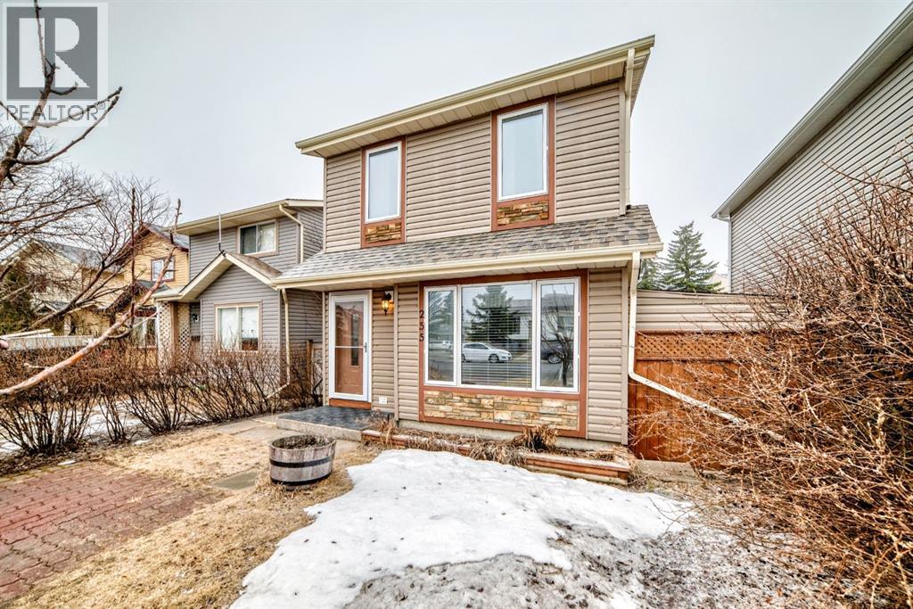 255 Falshire Way NE, Calgary, Alberta  T3J 2B3 - Photo 1 - A2302353