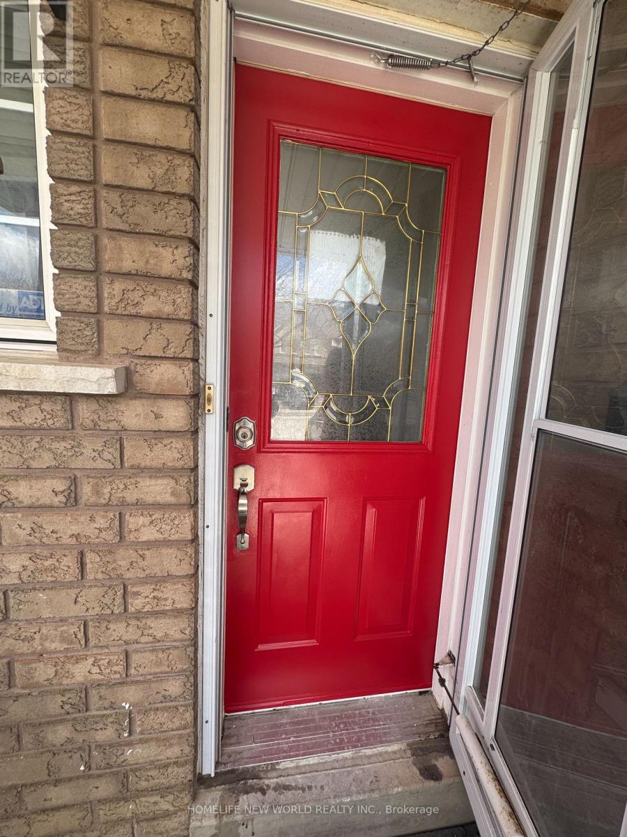 103 Cadillac Crescent, Brampton, Ontario  L7A 3B5 - Photo 3 - W12907612