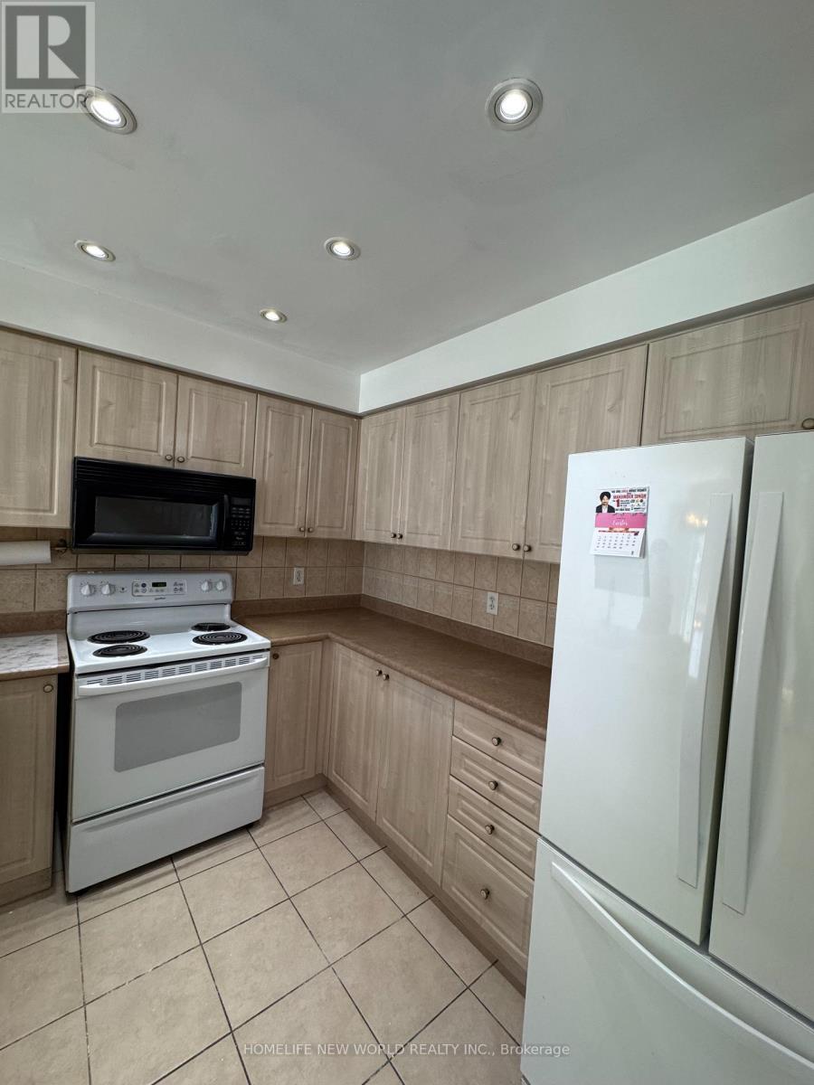 103 Cadillac Crescent, Brampton, Ontario  L7A 3B5 - Photo 5 - W12907612