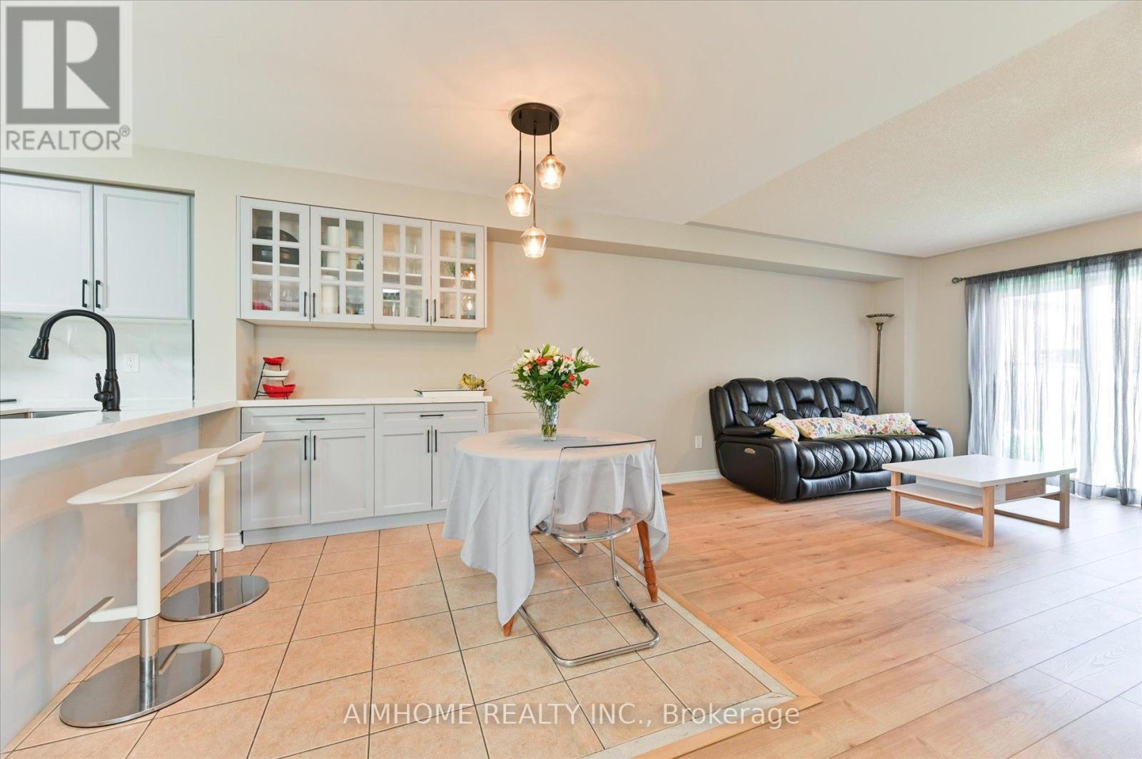 12 Boxhill Road, Markham, Ontario  L3S 4R1 - Photo 11 - N13108852