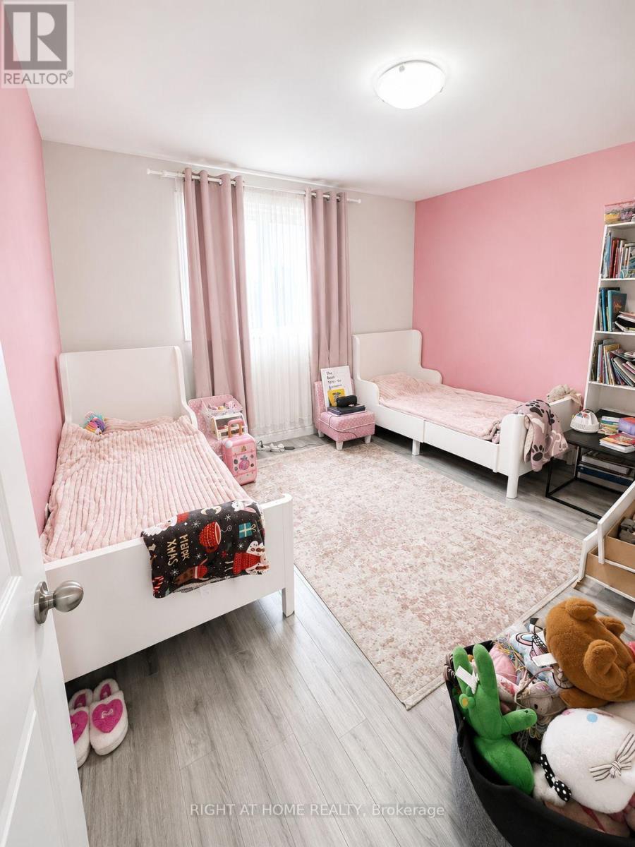 18 Clubhouse Court, Toronto, Ontario  M3L 2K5 - Photo 16 - W13108842