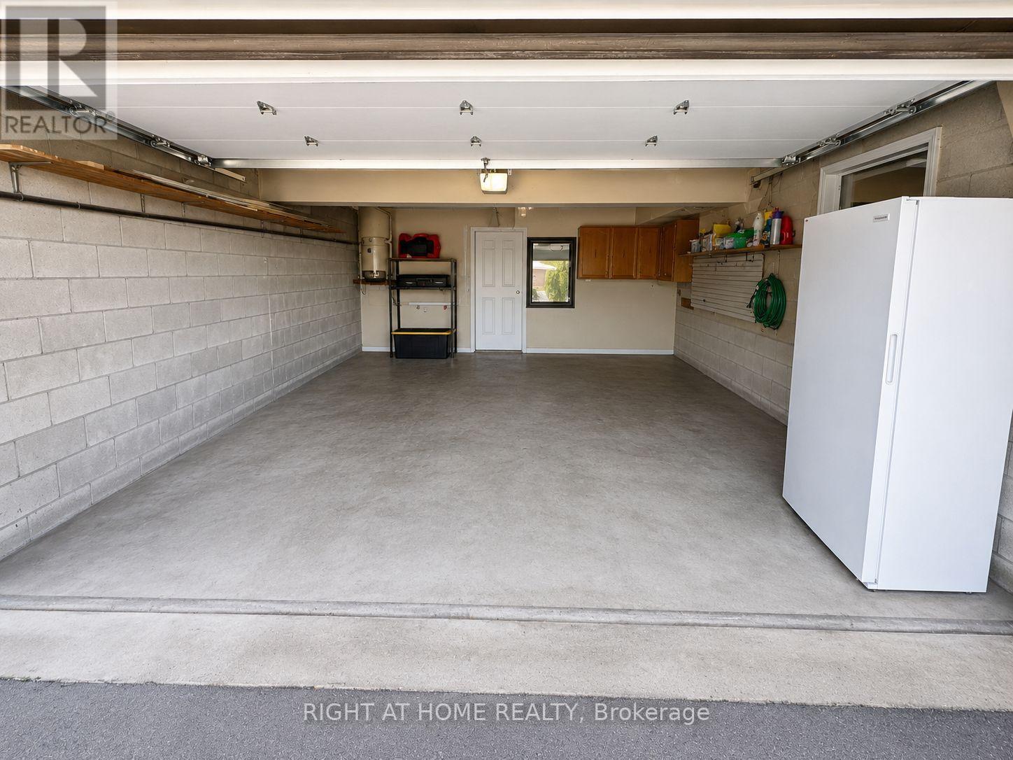 18 Clubhouse Court, Toronto, Ontario  M3L 2K5 - Photo 5 - W13108842