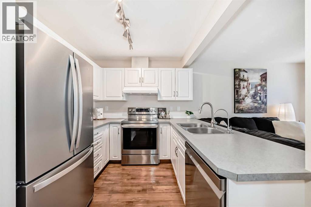 103 Everstone Place SW, Calgary, Alberta  T2Y 4H7 - Photo 5 - A2308086