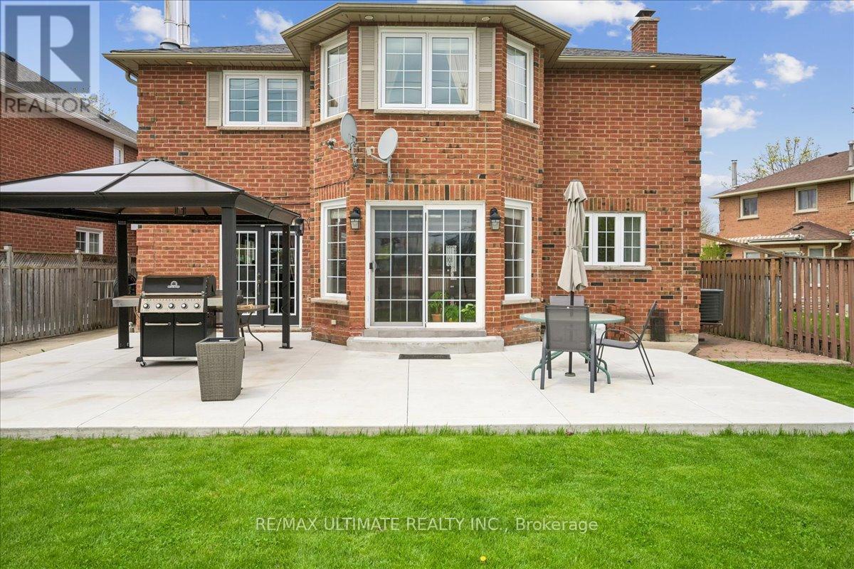 4 Bates Court, Brampton, Ontario  L6X 3E9 - Photo 36 - W13091564