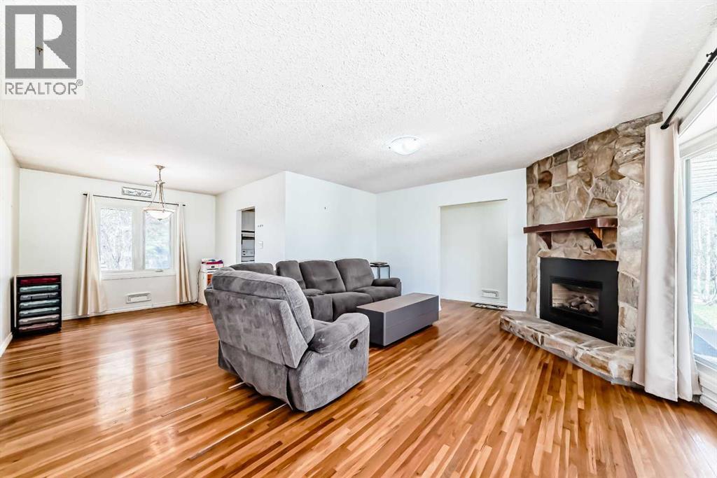 2215 37 Street SW, Calgary, Alberta  T3A 3A5 - Photo 5 - A2308381