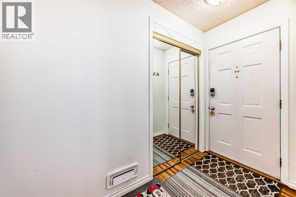 2215 37 Street SW, Calgary, Alberta  T3A 3A5 - Photo 2 - A2308381