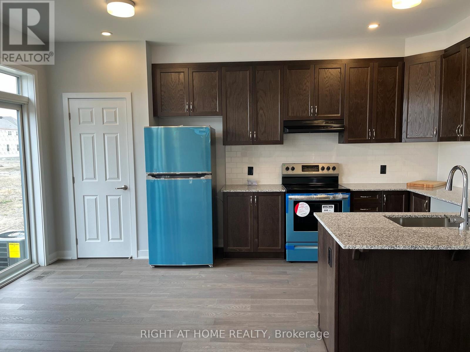 641 Allied Mews, Ottawa, Ontario  K2S 3A1 - Photo 8 - X13108868