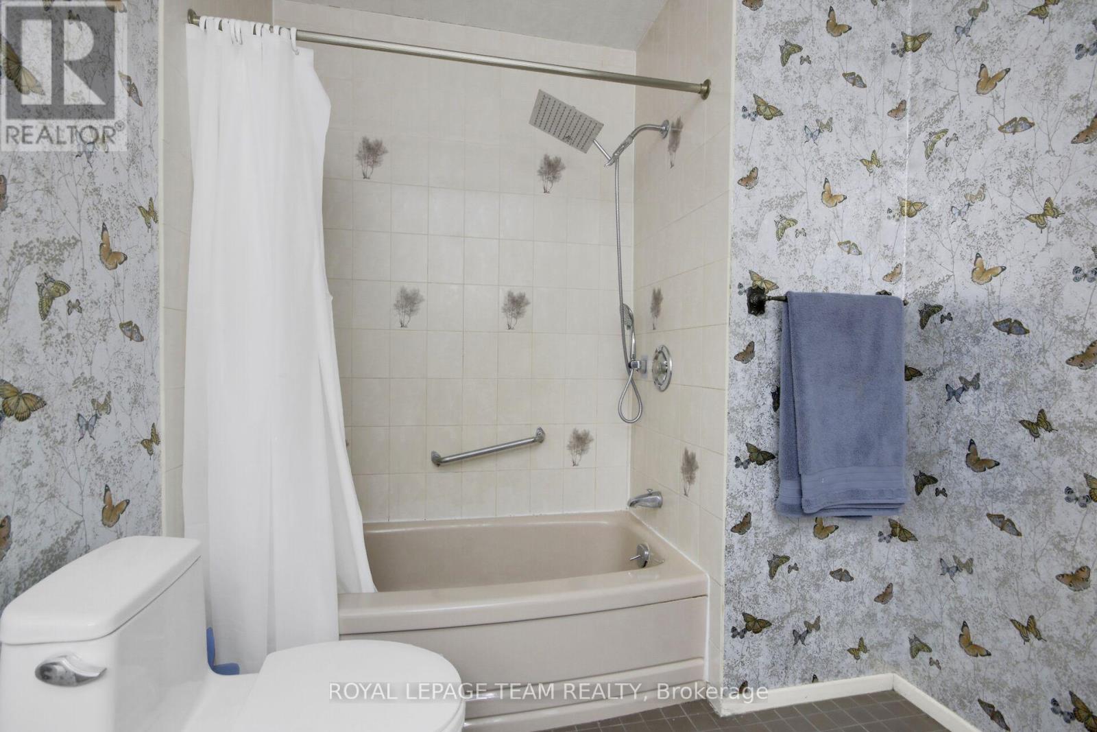 2 Aleutian Road, Ottawa, Ontario  K2H 7C8 - Photo 18 - X13108884
