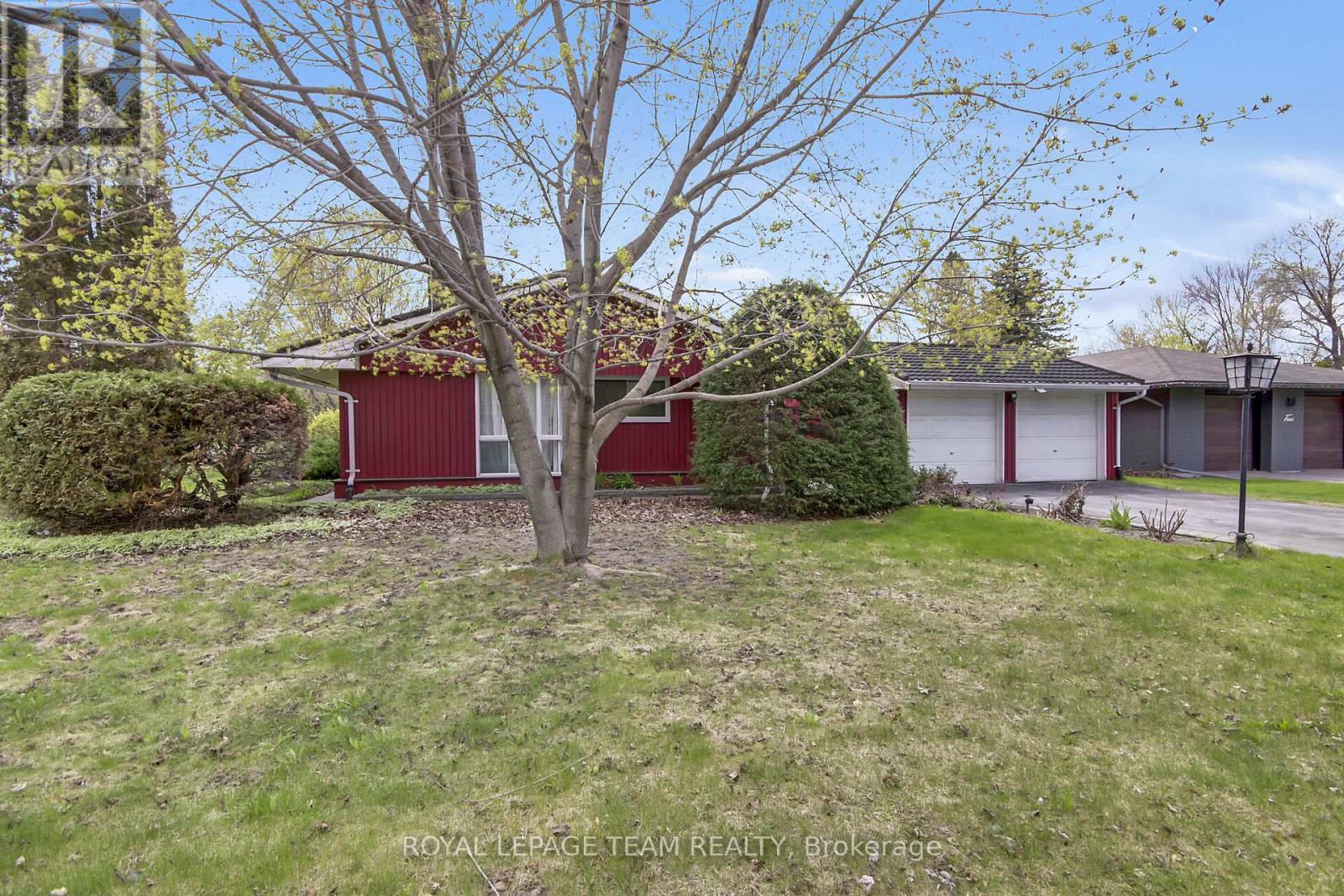 2 Aleutian Road, Ottawa, Ontario  K2H 7C8 - Photo 2 - X13108884