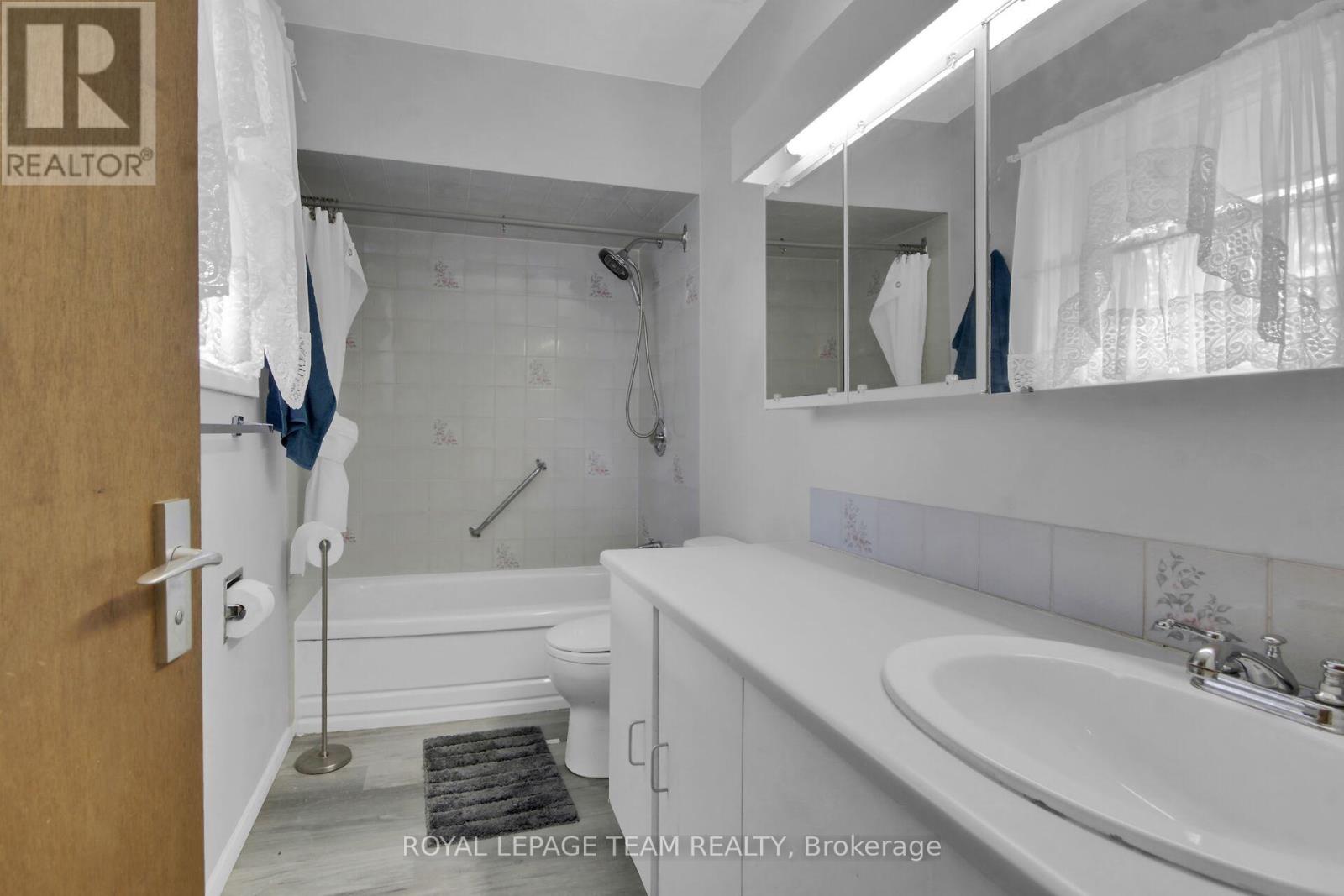 2 Aleutian Road, Ottawa, Ontario  K2H 7C8 - Photo 20 - X13108884