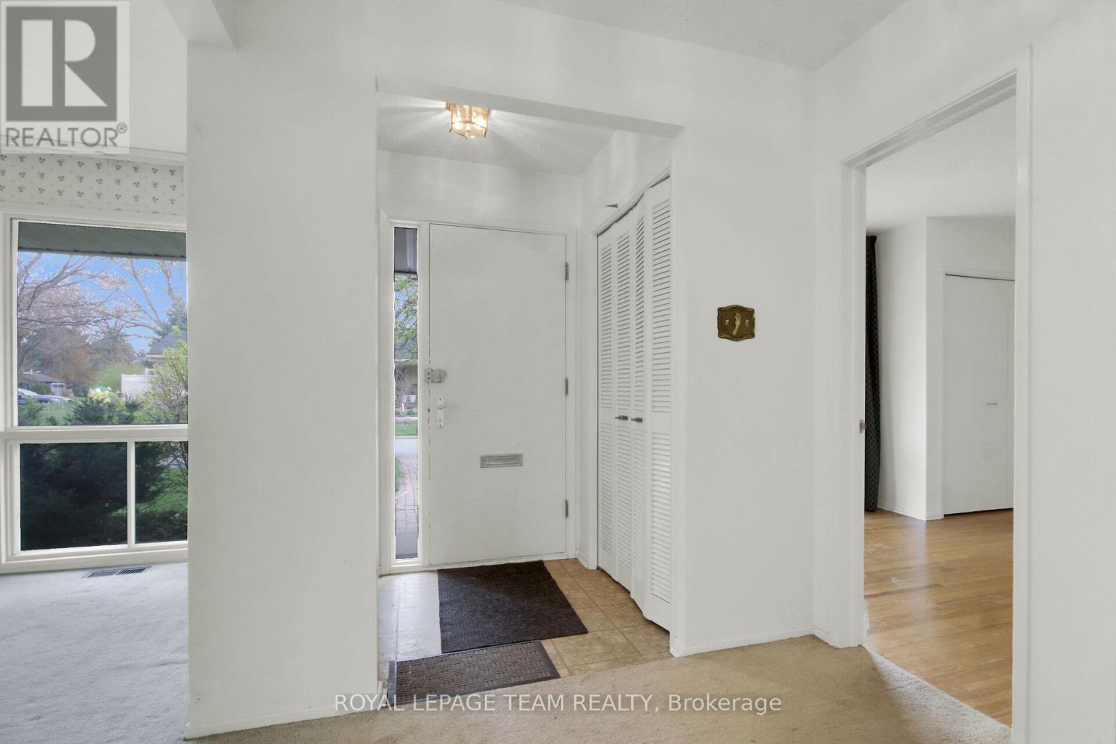 2 Aleutian Road, Ottawa, Ontario  K2H 7C8 - Photo 4 - X13108884