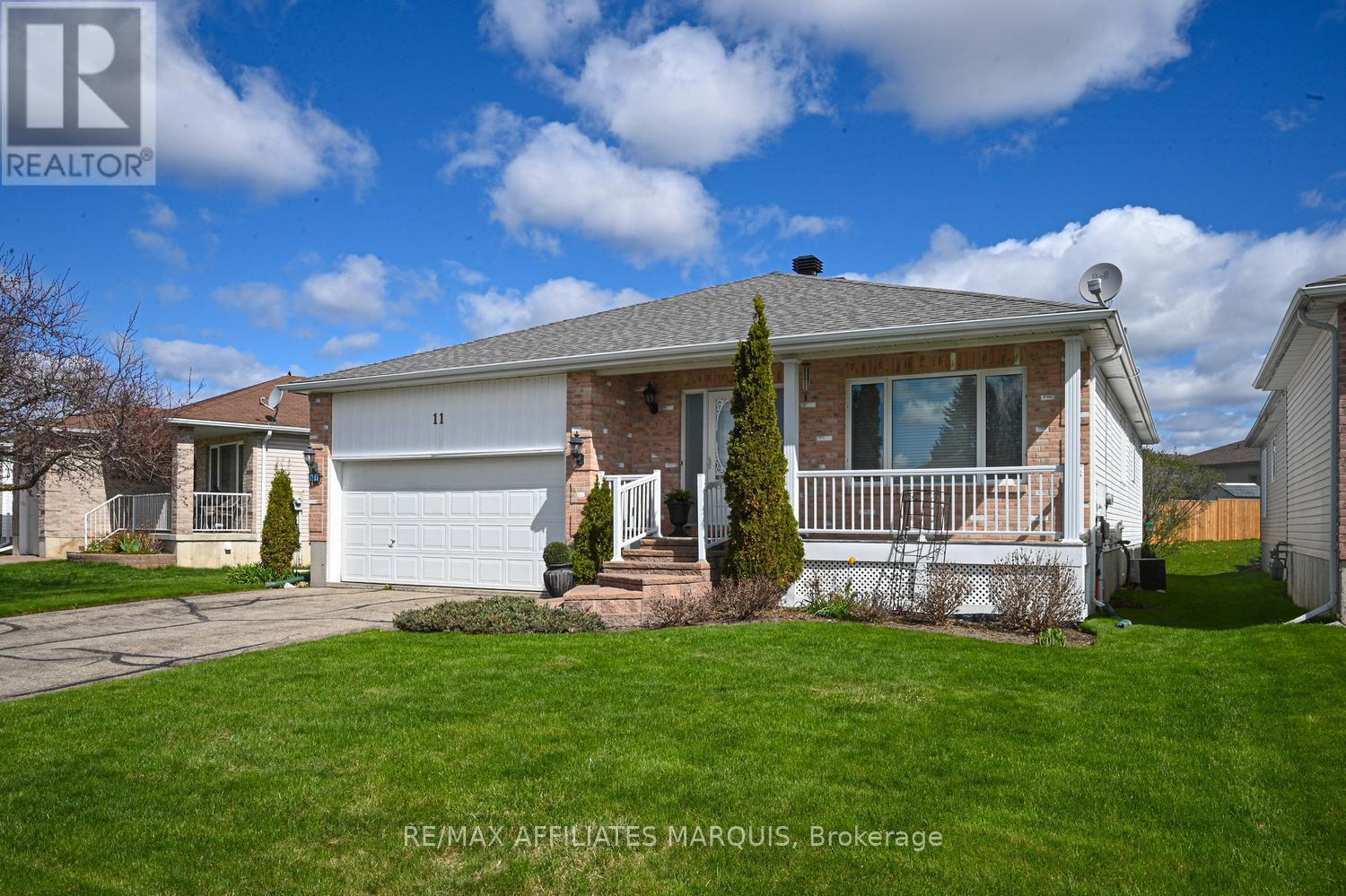 11 DECARIA BOULEVARD, Perth, Ontario