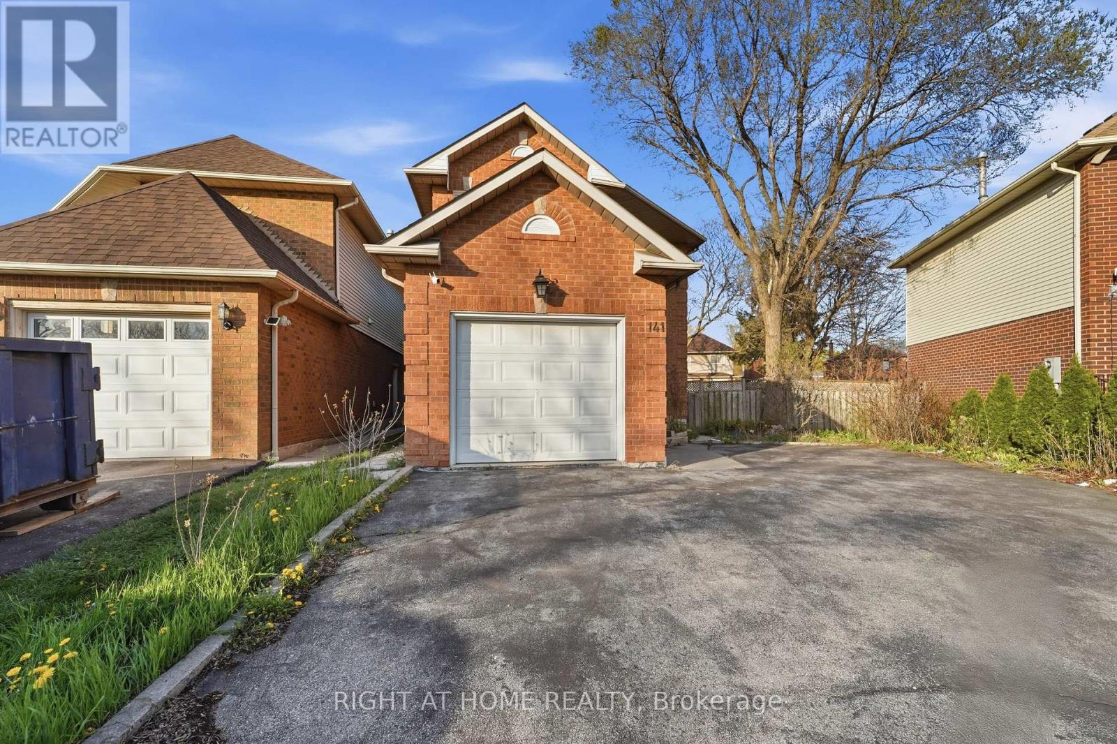 141 SANDOWN AVENUE E, Toronto, Ontario