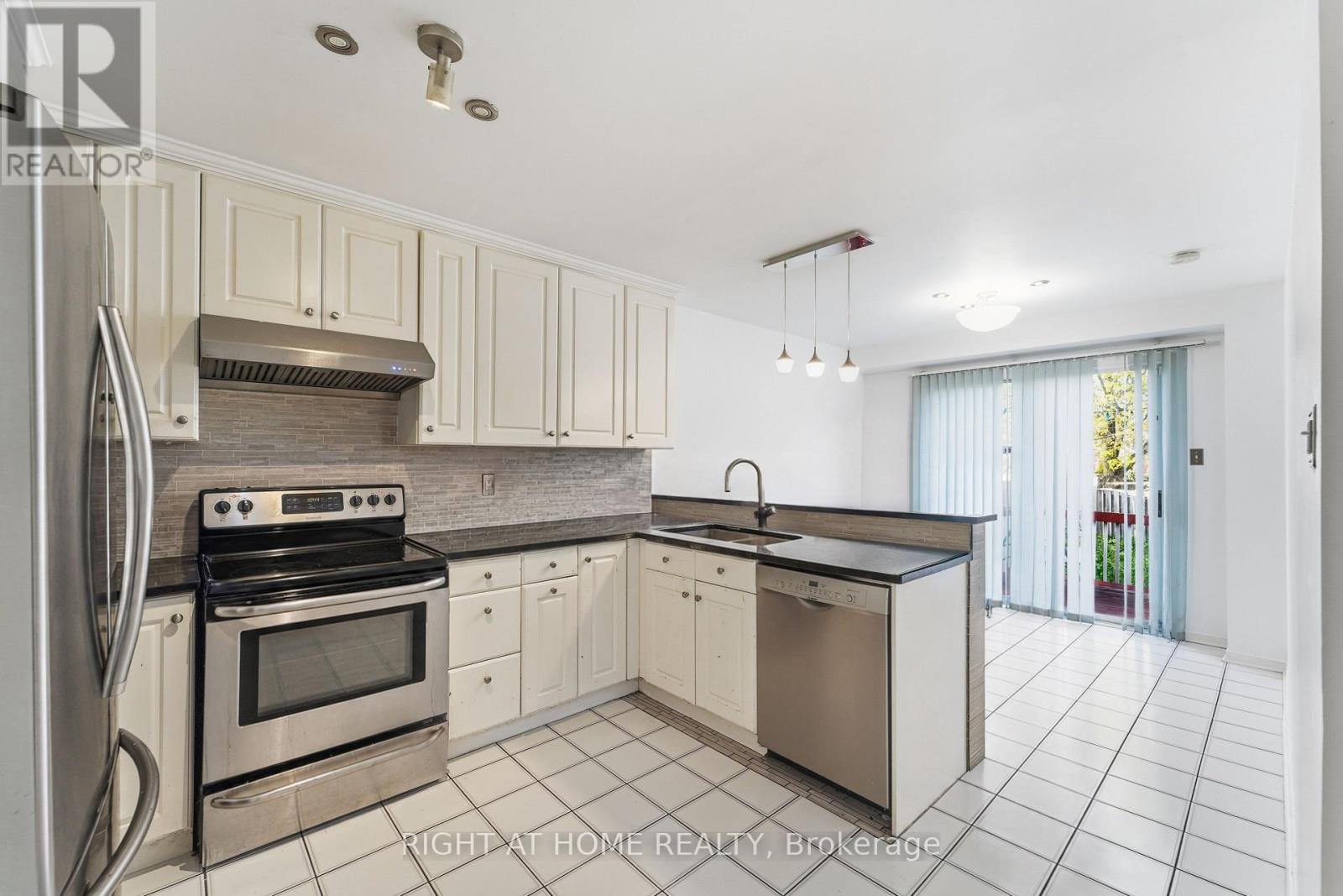 141 Sandown Avenue E, Toronto, Ontario  M1N 3W6 - Photo 9 - E13108878