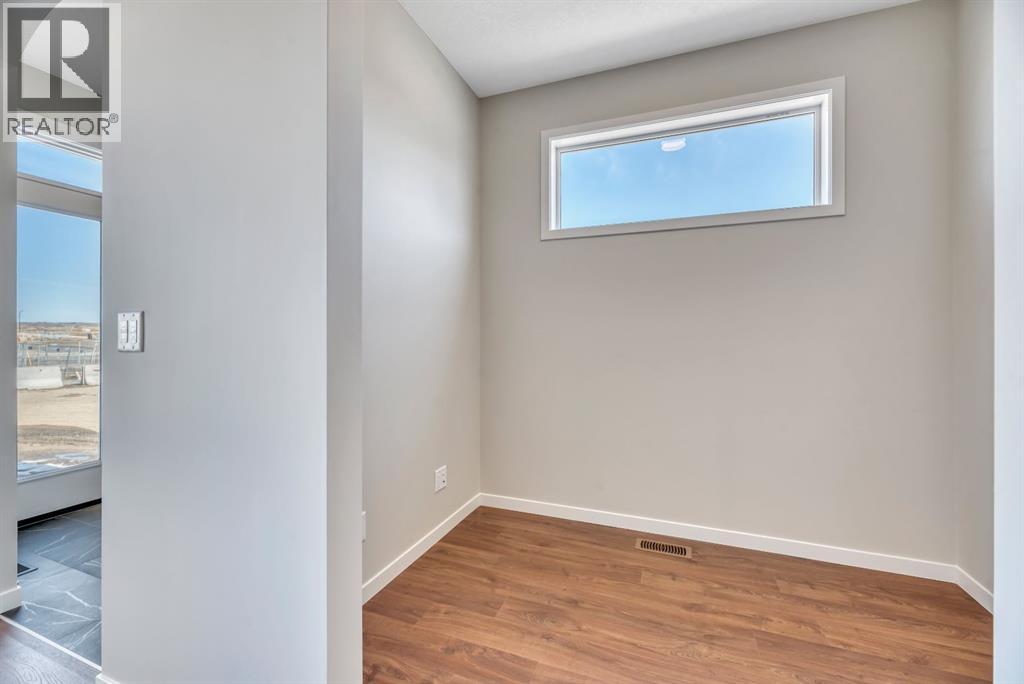 130 Royston Park NW, Calgary, Alberta  T3L 0G9 - Photo 18 - A2301388
