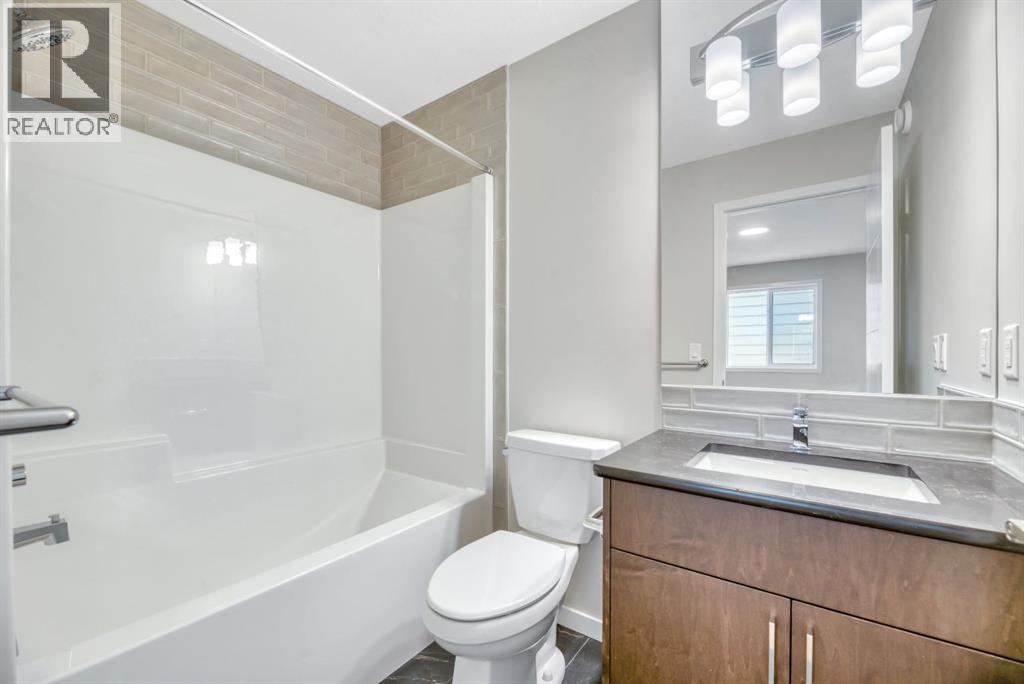 130 Royston Park NW, Calgary, Alberta  T3L 0G9 - Photo 25 - A2301388