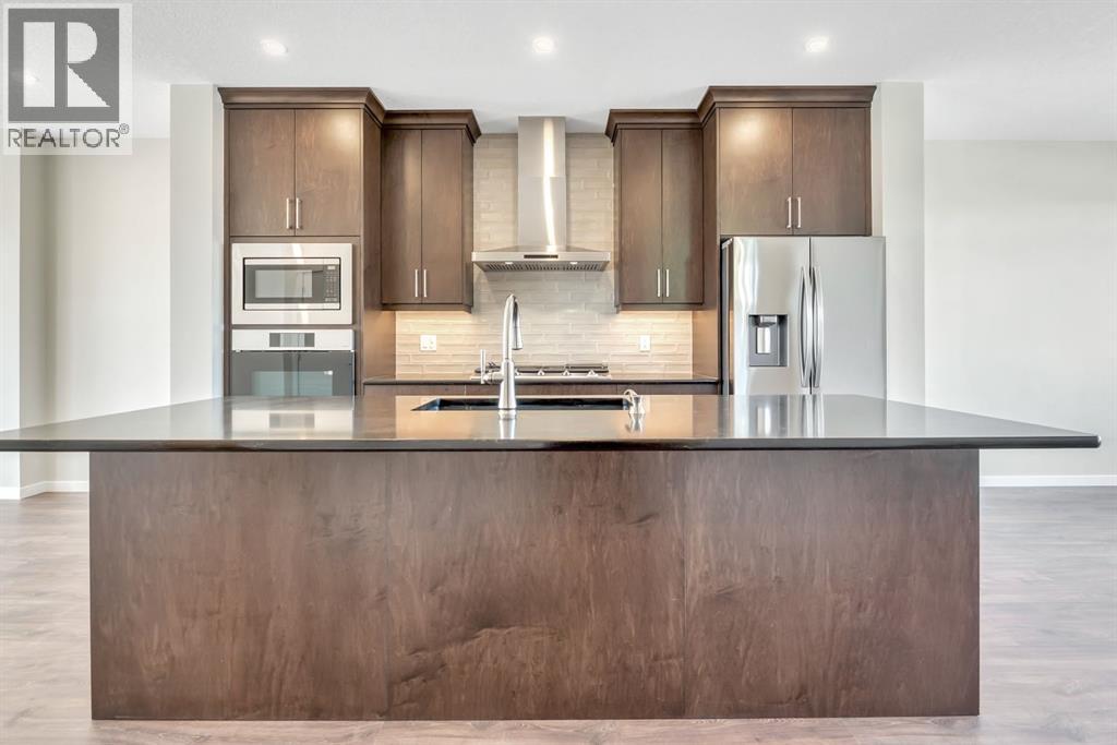 130 Royston Park NW, Calgary, Alberta  T3L 0G9 - Photo 12 - A2301388