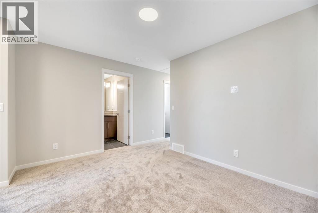 130 Royston Park NW, Calgary, Alberta  T3L 0G9 - Photo 24 - A2301388
