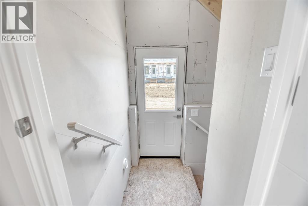 130 Royston Park NW, Calgary, Alberta  T3L 0G9 - Photo 21 - A2301388