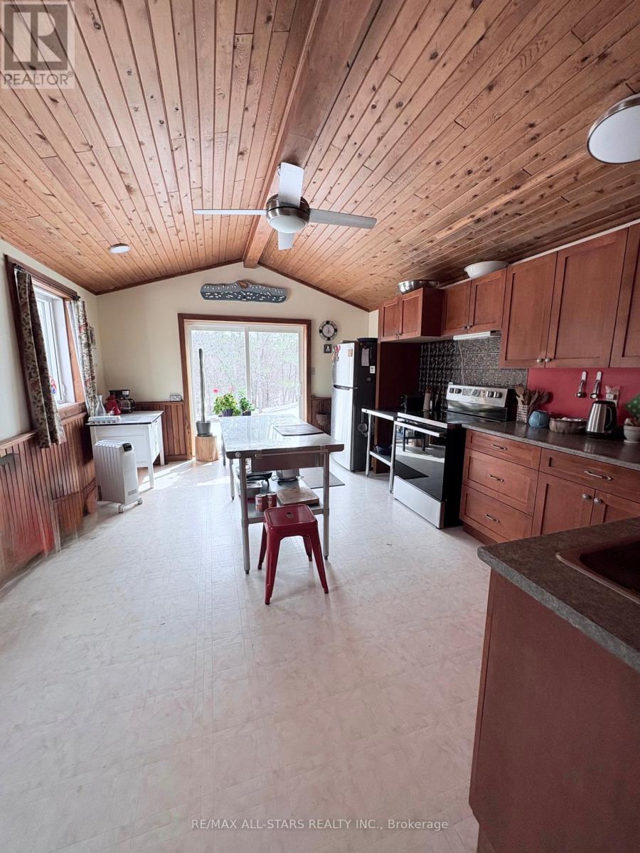 412 Cooper Road, Madoc, Ontario  K0K 2K0 - Photo 10 - X12923622