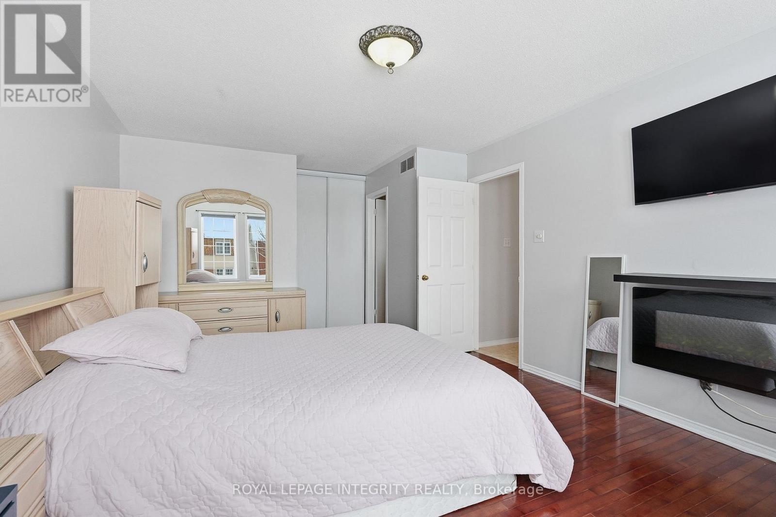 2104 Sandy Oaks Drive, Ottawa, Ontario  K1W 1H5 - Photo 15 - X12848580