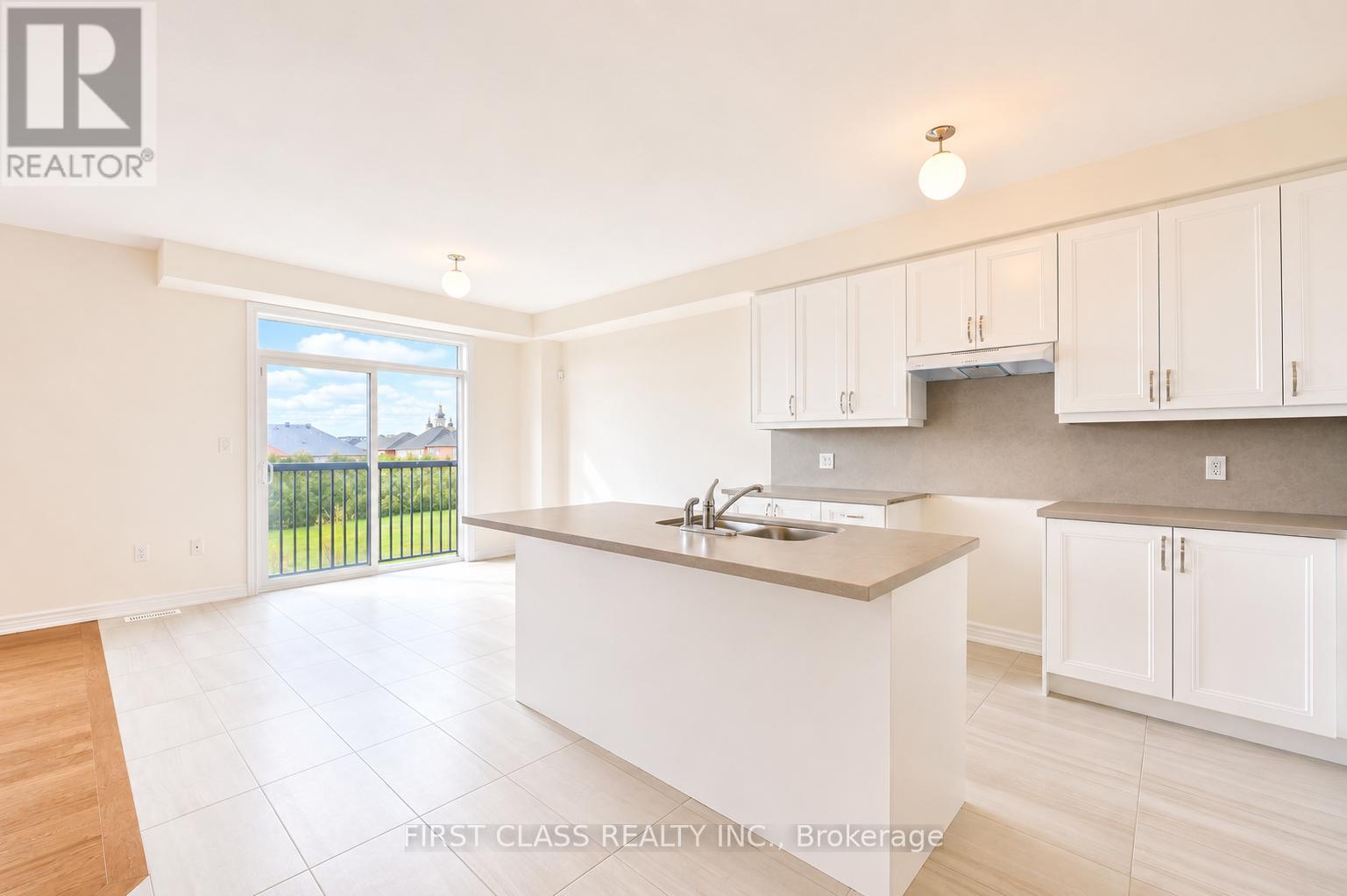 9 Percheron Court, Markham, Ontario  L6C 3T5 - Photo 8 - N13106180