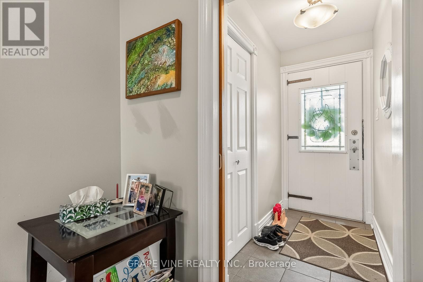 46 Macfarlane Road, Ottawa, Ontario  K2E 6V5 - Photo 4 - X13108908