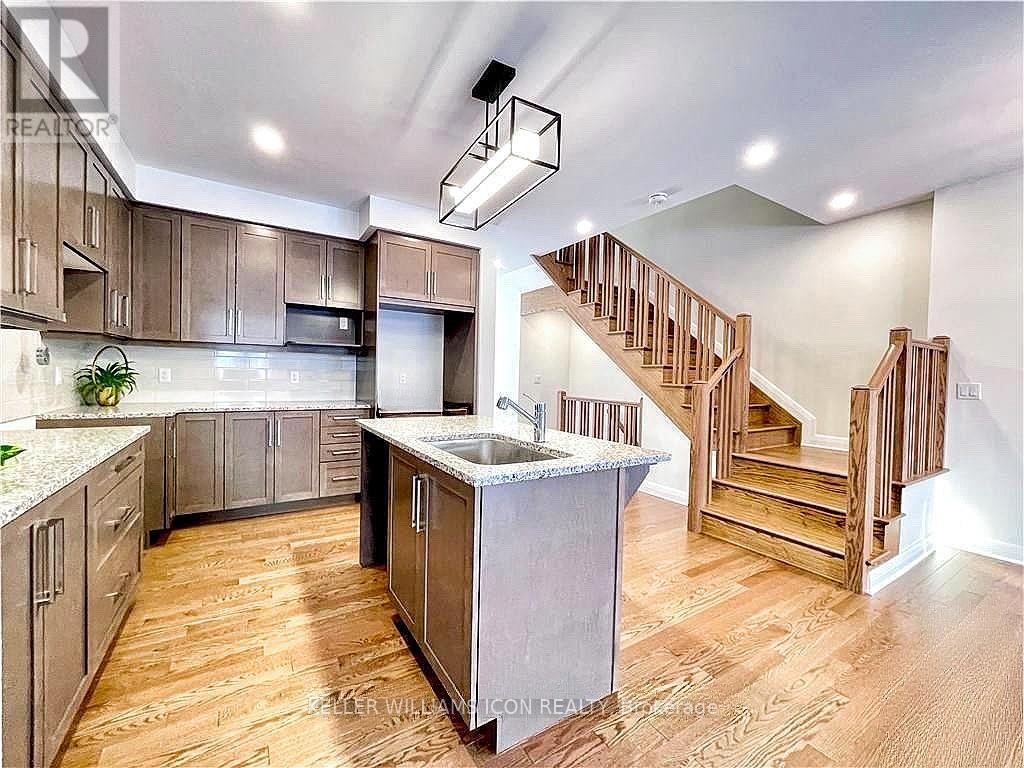 56 Loggerhead Heights, Ottawa, Ontario  K2T 0R9 - Photo 5 - X13108910