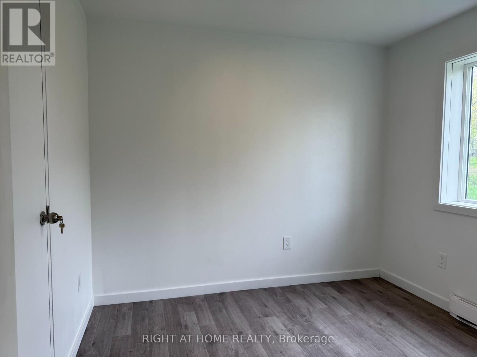 (Lower) - 127 Highriver Trail, Welland, Ontario  L3C 0H6 - Photo 3 - X12919254