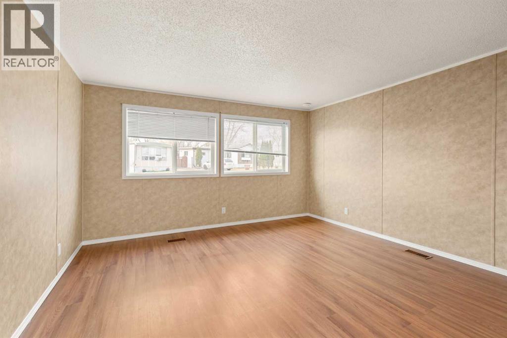 47, 4000 13 Avenue SE, Medicine Hat, Alberta  T1B 1J3 - Photo 6 - A2285004