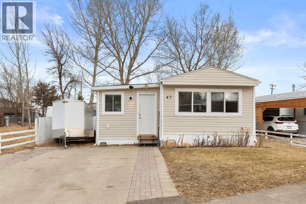 47, 4000 13 Avenue SE, Medicine Hat, Alberta  T1B 1J3 - Photo 1 - A2285004