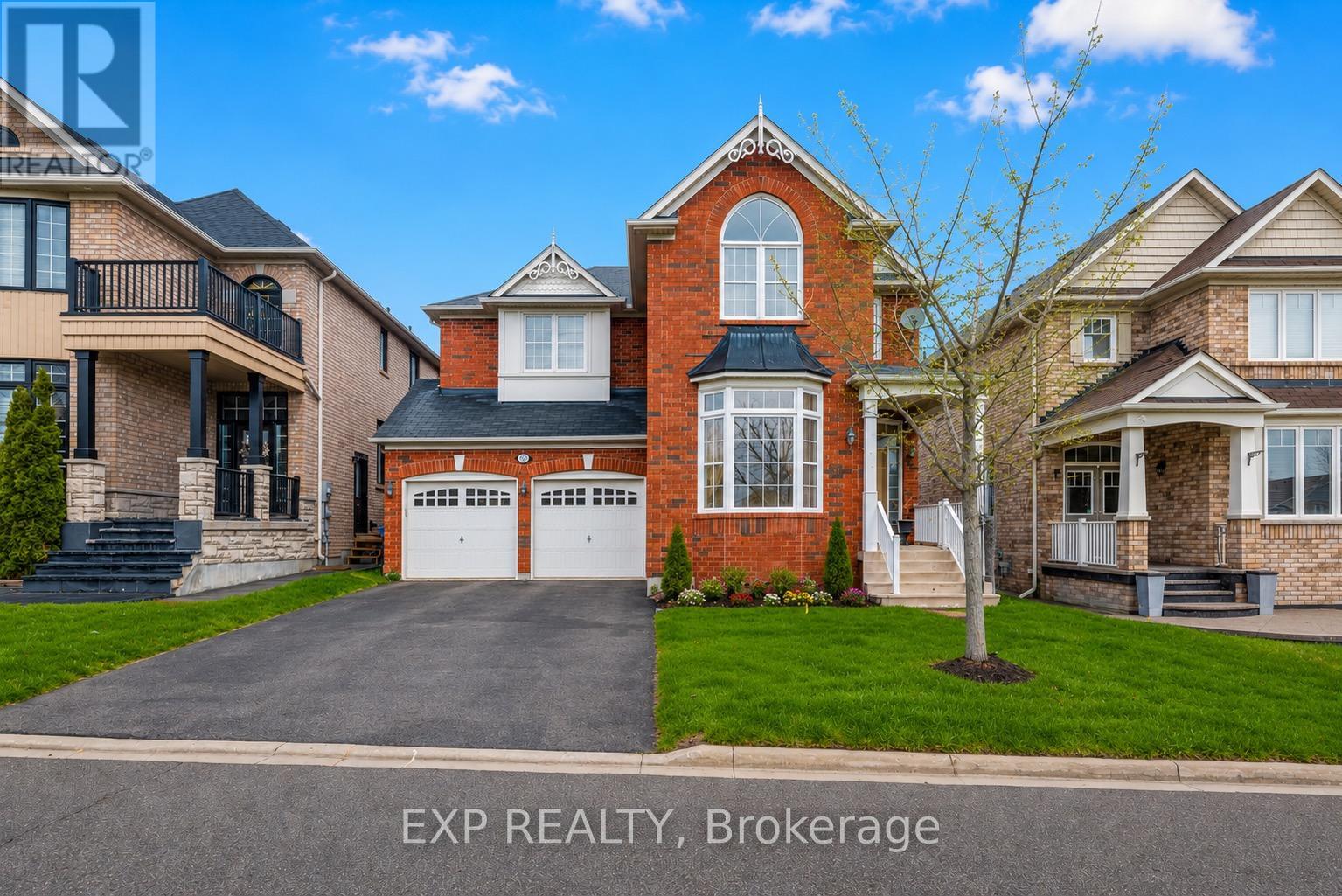323 CHERYL MEWS BOULEVARD, Newmarket, Ontario