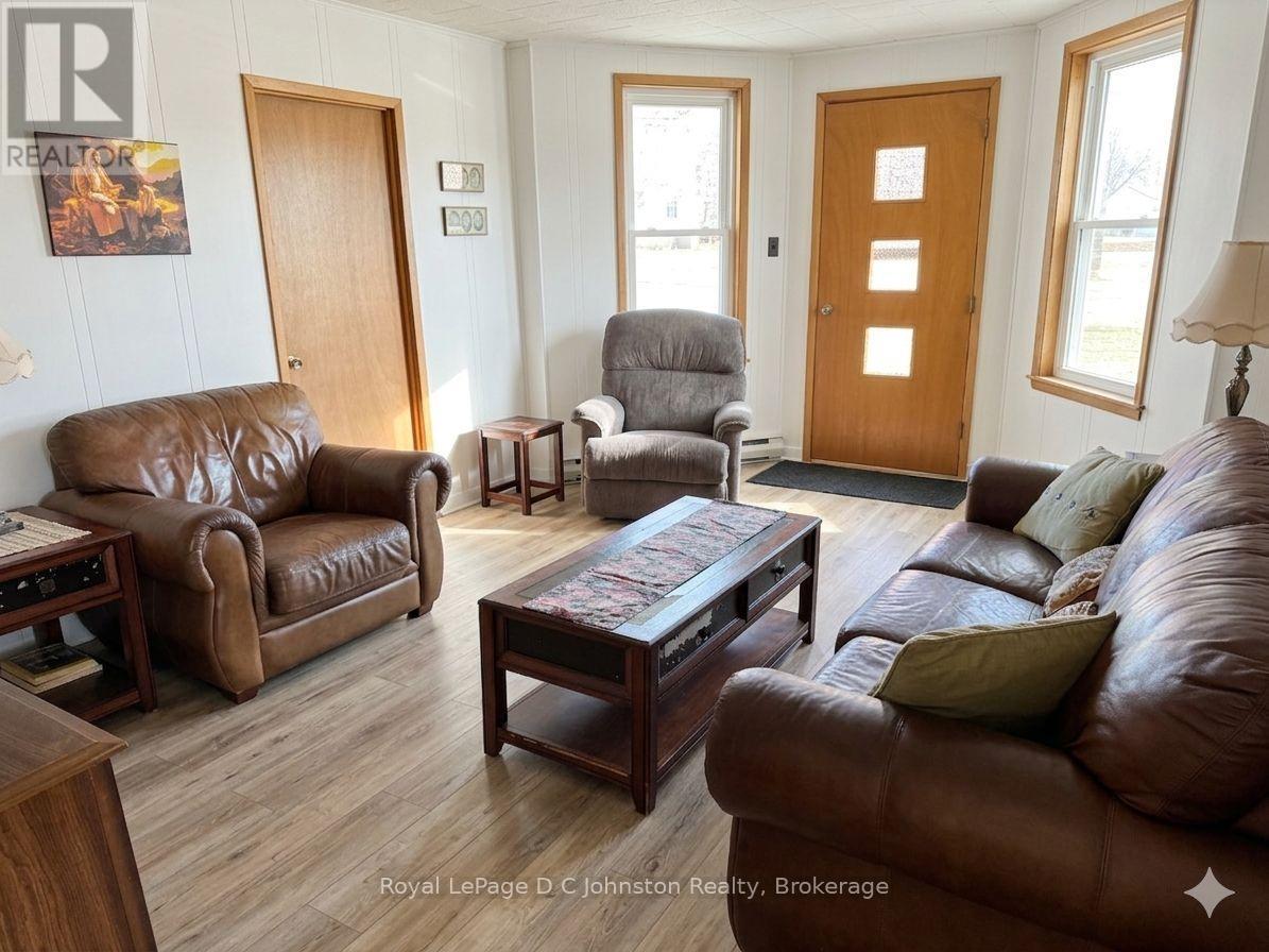 21 Victoria Street S, Saugeen Shores, Ontario  N0H 2L0 - Photo 10 - X13077162