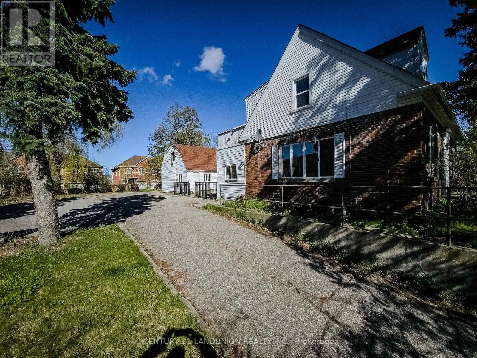 11960 Yonge Street, Richmond Hill, Ontario  L4E 3N6 - Photo 2 - N12933530