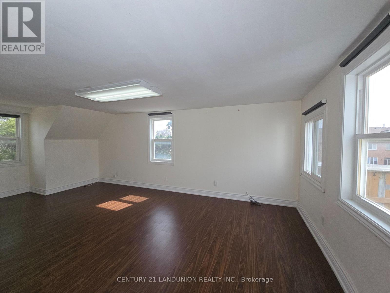 11960 Yonge Street, Richmond Hill, Ontario  L4E 3N6 - Photo 12 - N12933530