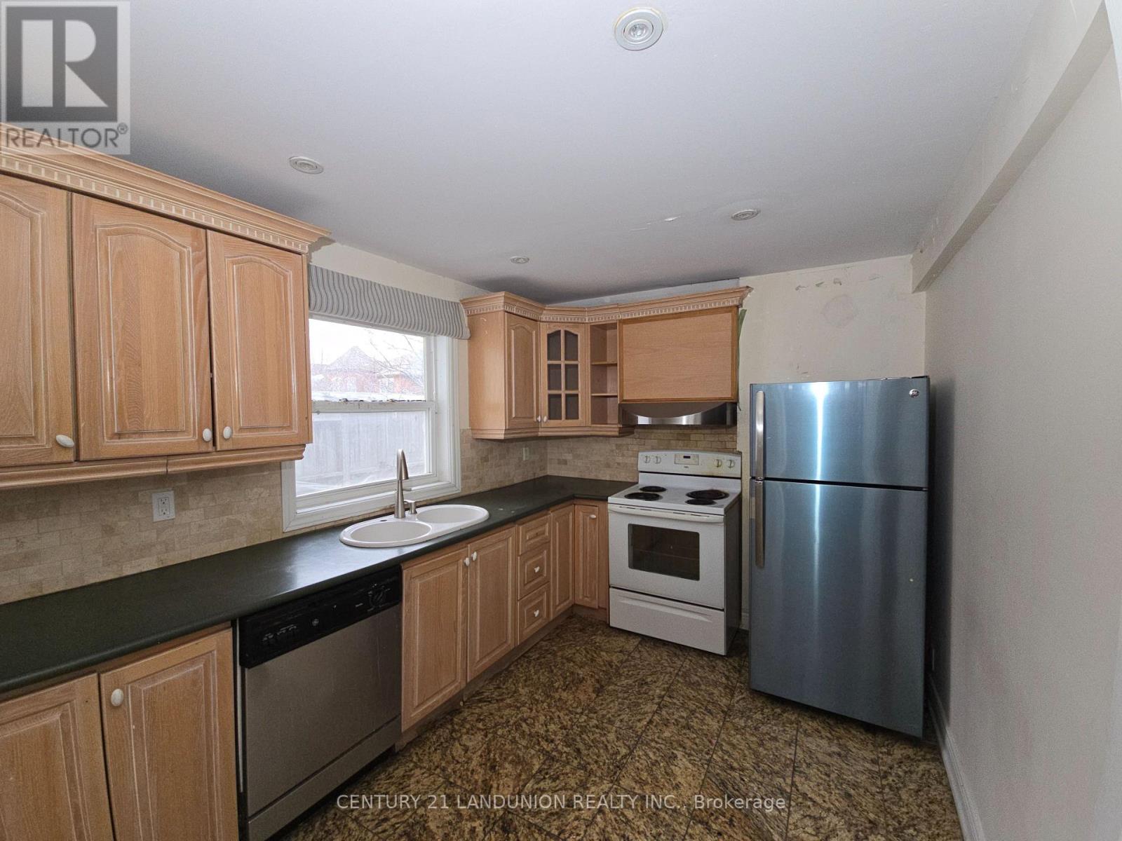 11960 Yonge Street, Richmond Hill, Ontario  L4E 3N6 - Photo 19 - N12933530