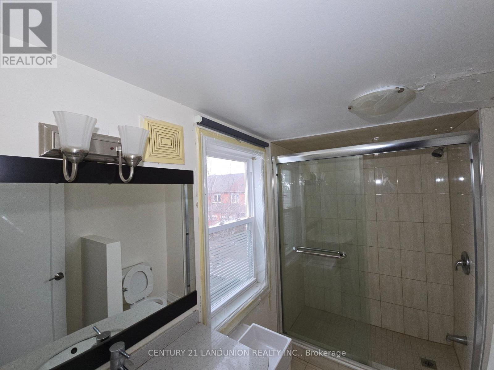 11960 Yonge Street, Richmond Hill, Ontario  L4E 3N6 - Photo 17 - N12933530
