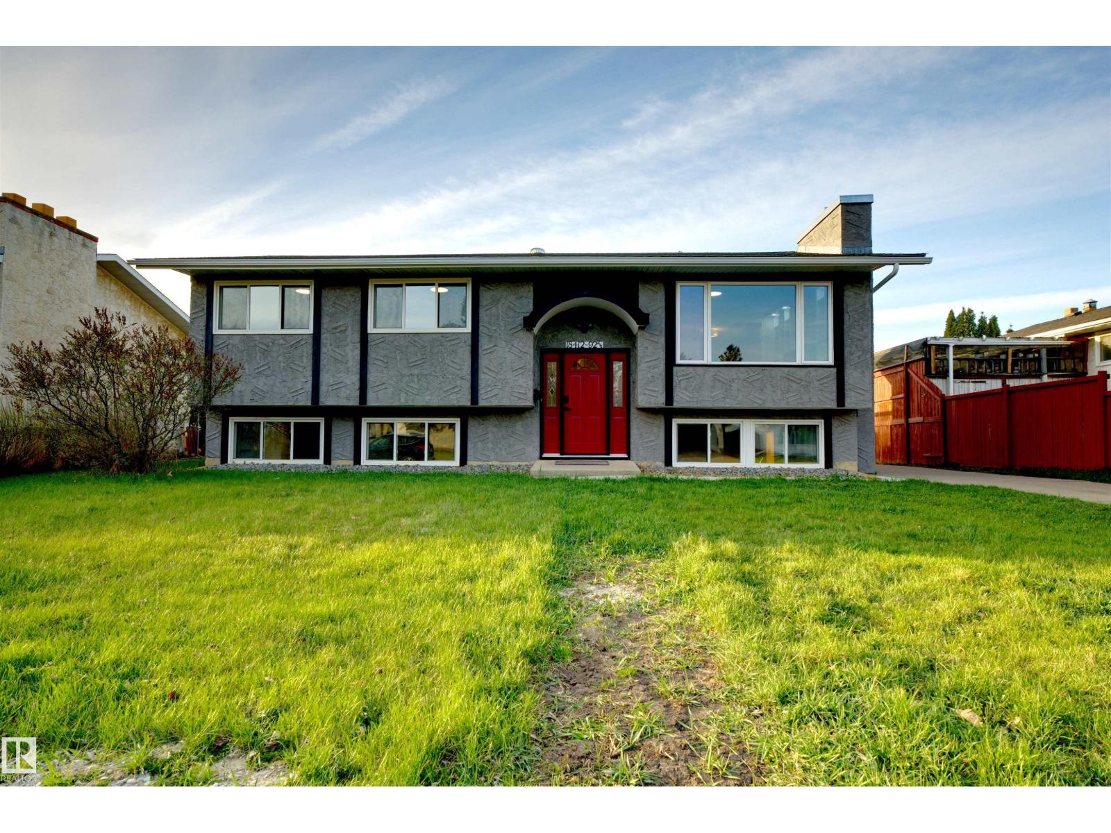 18412 92 AV NW, edmonton, Alberta