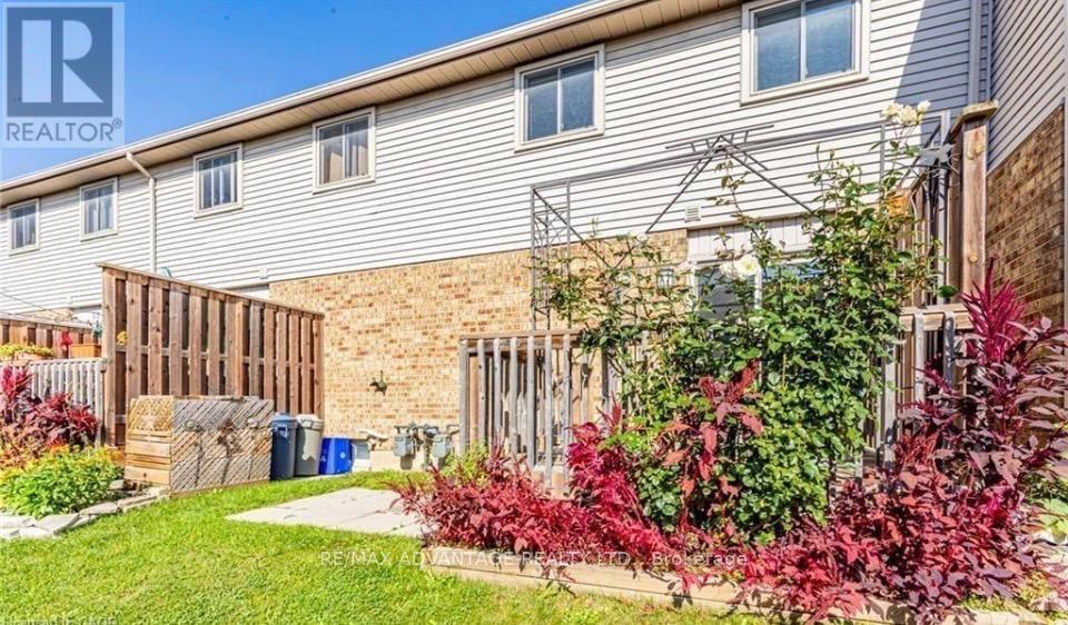 17 - 217 Martinet Avenue, London East, Ontario  N5V 4P5 - Photo 32 - X12926134