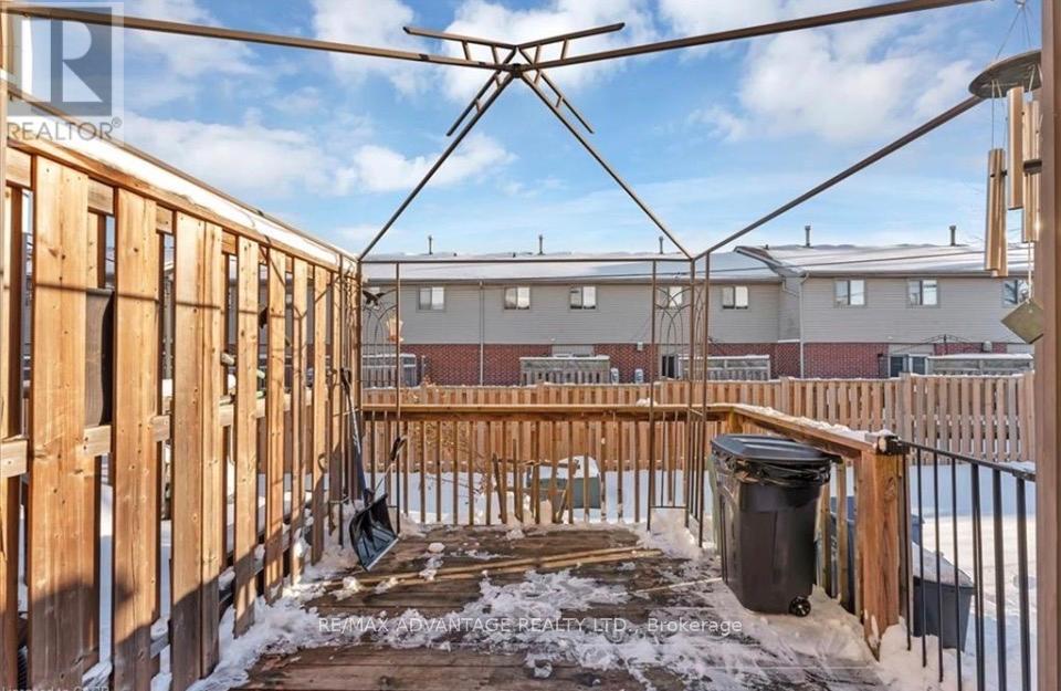 17 - 217 Martinet Avenue, London East, Ontario  N5V 4P5 - Photo 30 - X12926134