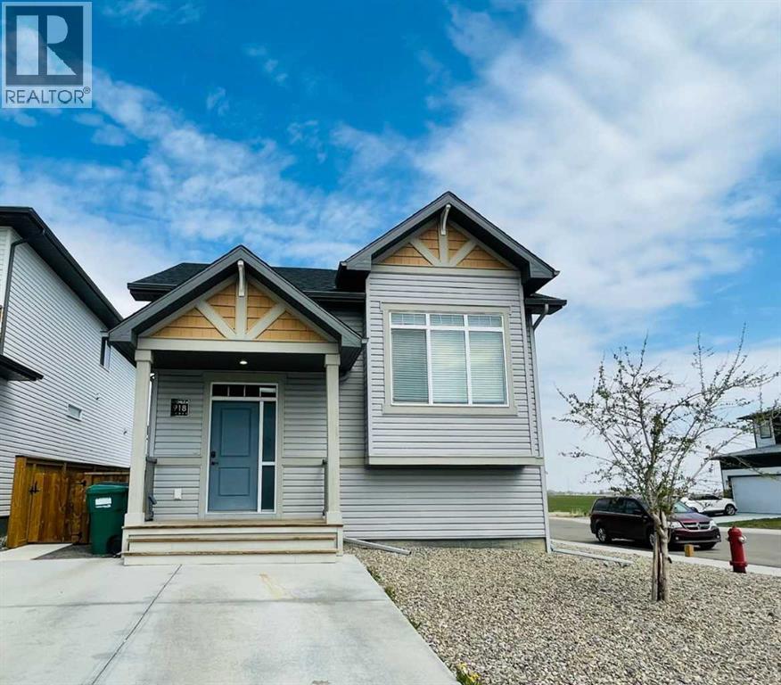 918 Greywolf Run N, Lethbridge, Alberta  T1H 7G7 - Photo 1 - A2287561