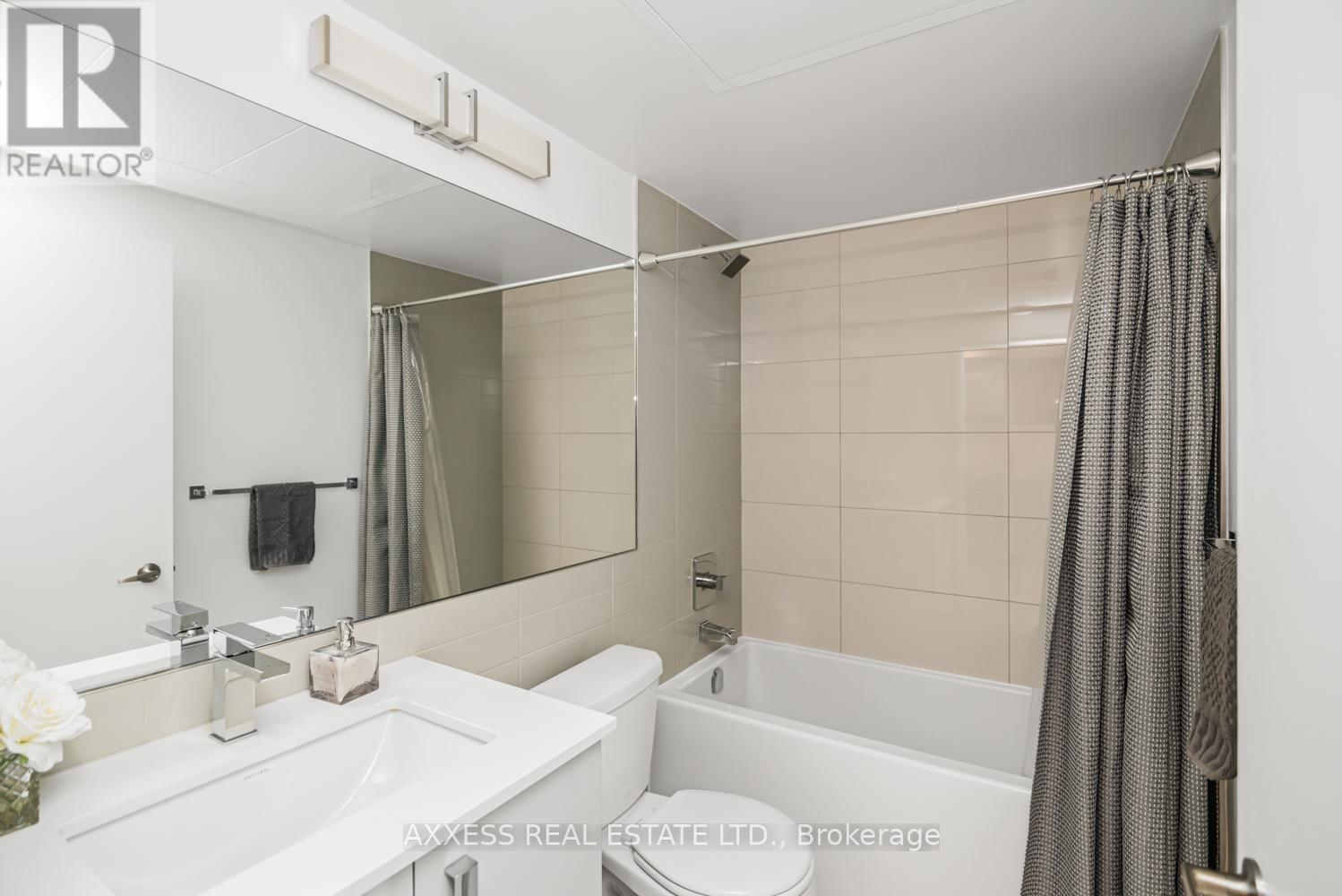 619 - 10 Gibbs Road, Toronto, Ontario  M9B 0E2 - Photo 5 - W12994186