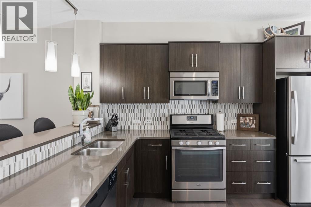 412 Ascot Circle Sw, Calgary, Alberta  T3H 0X3 - Photo 7 - A2299304