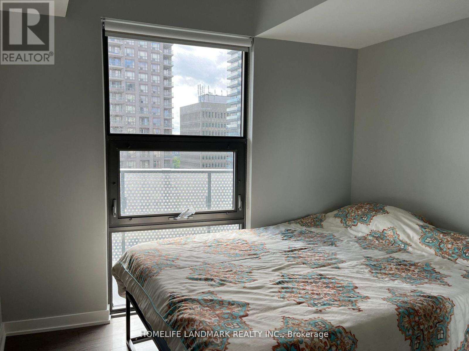 1405 - 11 Wellesley Street W, Toronto, Ontario  M4Y 0G4 - Photo 2 - C13108986
