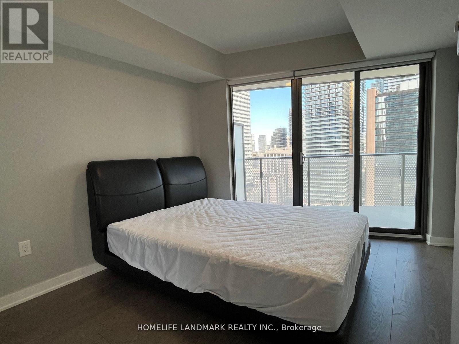 1405 - 11 Wellesley Street W, Toronto, Ontario  M4Y 0G4 - Photo 5 - C13108986